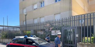 Sequestrati in auto per ore e rapinati, notte di terrore per due giovani di Ardea: arrestata coppia