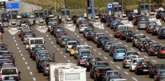 Primo weekend di esodo da bollino rosso, agosto in nero: ecco tutte le strade a rischio traffico