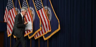 Trump vuole licenziare Powell e cerca una giusta causa (che non c’è)
