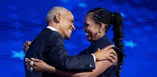 Michelle Obama smentisce voci divorzio: “Vissuto momenti difficili ma mai pensato di lasciarlo”