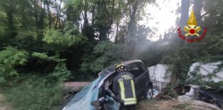Castiglione, pauroso incidente all’alba: auto vola nella scarpata, grave 47enne