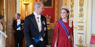 Kate accanto a Macron, ritorno al banchetto di Stato dopo due anni