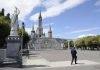 A Lourdes “guarigione inspiegabile”, 67enne italiana con sclerosi torna a camminare