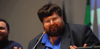 Mario Adinolfi dopo l’Isola dei famosi: “Comincia la fase 2 del dimagrimento”