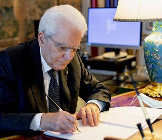 Mattarella firma tre grazie: c’è anche un gioielliere che uccise due rapinatori