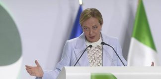 Meloni ‘taglia’ traguardo dei mille giorni: “Creati più di 1 milione di posti di lavoro, tornare a sognare”