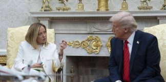 Dazi Trump, von der Leyen: “Pronte contromisure, ma sono sospese”. Meloni: “Italia farà sua parte”