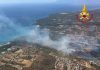 Sardegna, nuovo incendio: fiamme a Orosei, evacuati un resort e diverse case