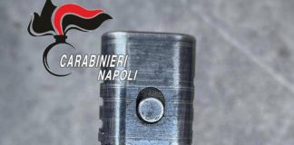 Il portachiavi diventa una pistola e spara, la scoperta de Carabinieri a Napoli