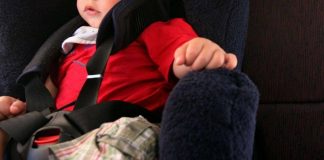 Belgio, bimbo di 15 mesi muore dimenticato in auto al sole