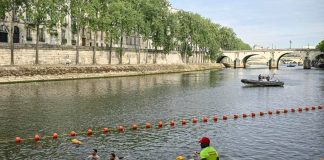 Francia, da oggi è possibile tuffarsi nella Senna a Parigi