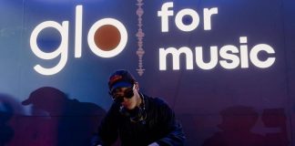 Tananai conquista Fregene, esibizione live a sorpresa firmata ‘glo for music’