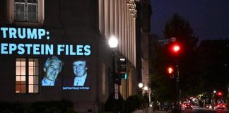 Trump, New York Times: “Organizzò festa con sole donne e un unico invitato: Epstein”