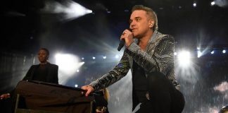 Classifiche UK, Robbie Williams supera i Beatles: “Mi sento il Forrest Gump del pop”