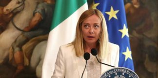 Meloni “La sinistra non ci batte in patria e così ricorre ai giudici”
