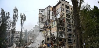 Nella notte altro raid russo su Kiev, Zelensky “Almeno 8 morti”