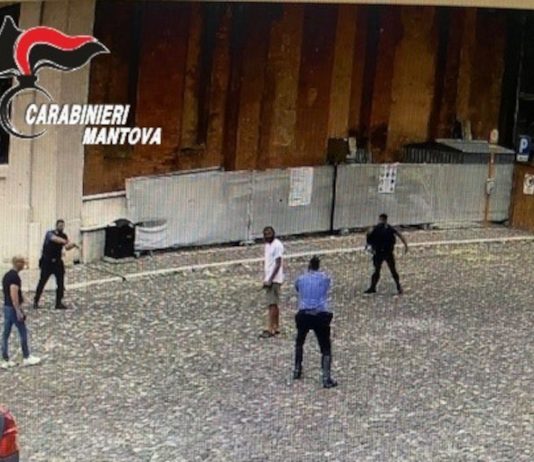 Mantova, armato di coltello seminò il panico: 4 anni e 5 mesi al tunisino