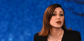 Belen litiga col benzinaio, il video virale e la bufera social: “Maleducata”