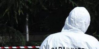 Terni, cadavere sepolto in giardino: donna morta da mesi, nessuno aveva denunciato scomparsa