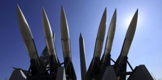 Corea del Nord, testati due nuovi missili di difesa aerea
