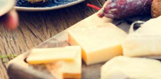 Mangia formaggio da latte crudo, bimbo di 1 anno ricoverato a Padova