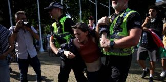 Gruppo pro Pal messo al bando in Gb, 365 arresti durante protesta a Londra