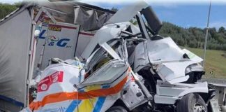 Incidente A1, indagato autista camion che ha distrutto ambulanza: inchiesta su dinamica