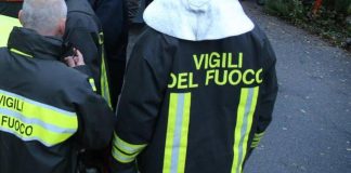 Casa in fiamme per l’incendio di una radio: 75enne intossicato e abitazione inagibile