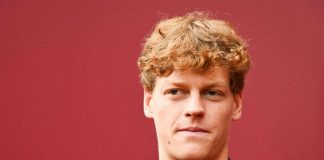Sinner numero 1 anche a ping pong: a New York il match tutto da ridere con Osaka
