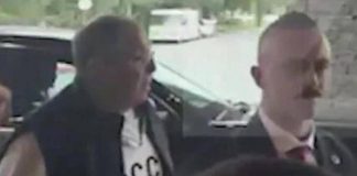 Incontro Trump-Putin, lo show di Lavrov con felpa dell’Urss