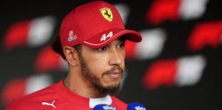 Delusione Hamilton: “Sono inutile, la Ferrari dovrebbe cambiare pilota”
