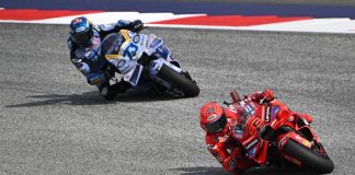 MotoGp in Austria, Marc Marquez vince la sprint davanti a fratello Alex. Bagnaia si ritira