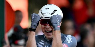 Vuelta, Philipsen vince allo sprint la prima tappa e conquista la maglia rossa