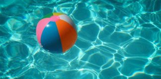 Ragusa, bimbo di due anni annega in piscina gonfiabile
