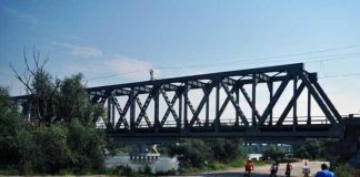 Borgoforte, manutenzione al ponte ferroviario: ordinanza per la navigazione sul Po