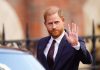 Principe Harry torna a casa nel giorno che ricorda la regina Elisabetta II