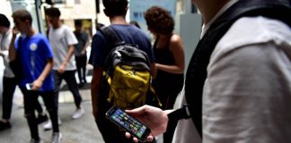 Scuola, divieto cellulari in classe: il 76% degli italiani è d’accordo