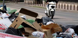 Per chi getta rifiuti dall’auto rischio arresto e multe fino a 18.000 euro: le nuove norme