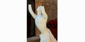 Monzambano, danneggiata per la terza volta la statua di Massarotto: potrebbe essere spostata