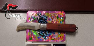 In giro con coltello da 19 cm e 38 gr di hashish: 20enne denunciato