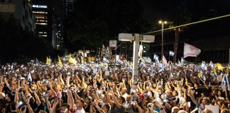 Gaza, Netanyahu non parla di tregua: avanti offensiva. A Tel Aviv 350mila in piazza per gli ostaggi