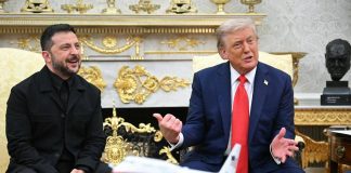 Ucraina, siparietto Zelensky-Trump: “No elezioni durante la guerra”, il Tycoon: “Vale anche qui?”