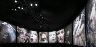 Fabrizio Ferri incarta le star nella plastica