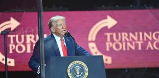 Donald Trump celebra Charlie Kirk, la vedova perdona il killer