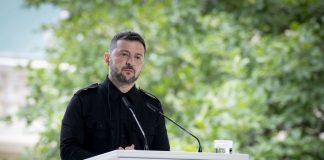 Zelensky “Pronto a dimettermi se si raggiungerà la pace”