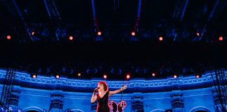 Classici intramontabili e grandi cover: Fiorella Mannoia incanta il pubblico di Palazzo Te