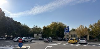 Bancole, in piazza Veronesi parcheggio con disco orario. Al Palazzetto stalli per personale scolastico