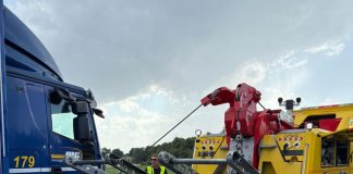 Pegognaga: malore al volante, camion sfiora la tragedia sul cavalcavia della A22