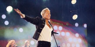 Baglioni strega Lampedusa: “La pace è un sogno che non si deve smettere di sognare”