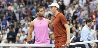 Alcaraz, tifosi ‘bocciano’ l’outfit contro Sinner agli Us Open: “Pantera rosa”